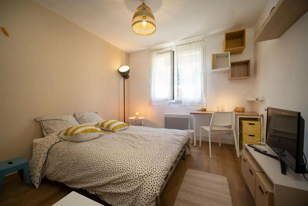 Appartement Tout Equipe A Cote De La Marseille Timone contacts
